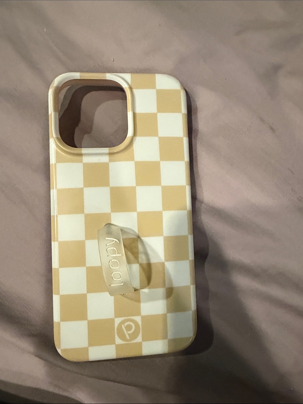 Loopy Case + Grip loop iPhone 15 pro max 
Sand dollar checkered 

Used 
Righty